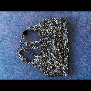 Lulu Lemon sports bra size 6!